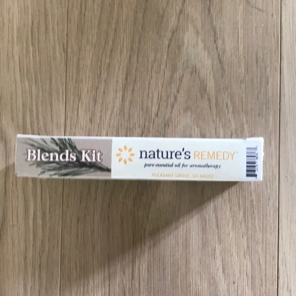 New pure essential oils kit - Picture 2 of 3